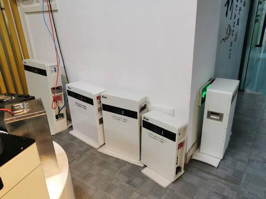 Vida de ciclo longa fixada na parede da bateria LiFePO4 de 51.2V100AH ​​5KWH para ESS home