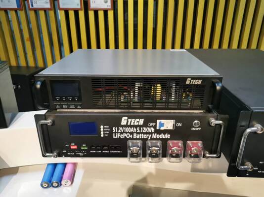 LiFePO4 Ciclo profundo 51.2V100AH 5KWH Bateria montada em rack para armazenamento de energia solar