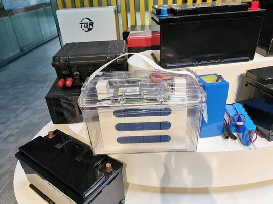 12Bateria LiFePO4 de.8V 100Ah com 6000 ciclos de vida útil e caixa transparente para armazenamento de energia solar